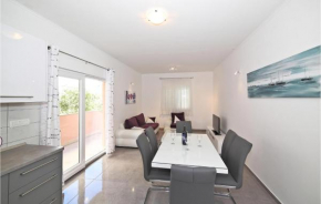  Apartment Kastel Kambelovac I  Каштел Камбеловац